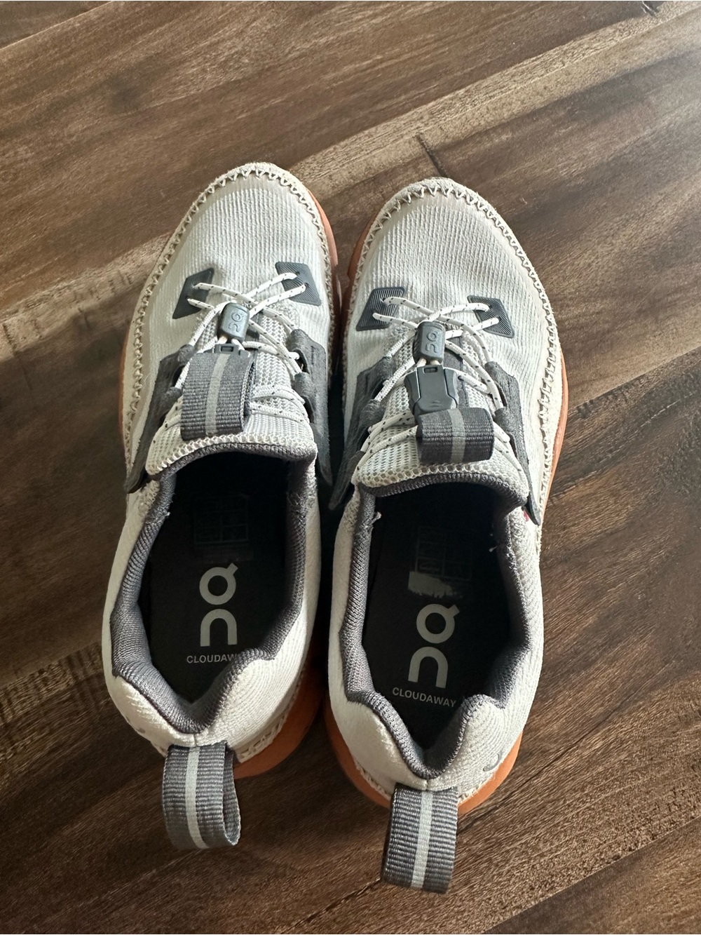 On Cloudaway Glacier Pecan Sneakers like new - Picture 3 of 5